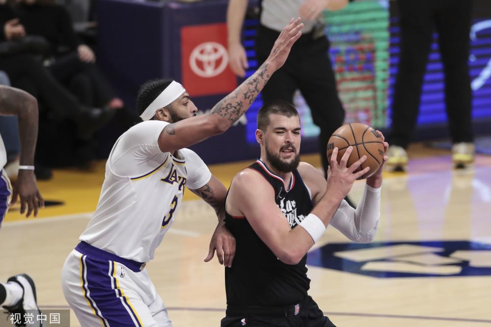 单板滑雪大 单板滑雪大