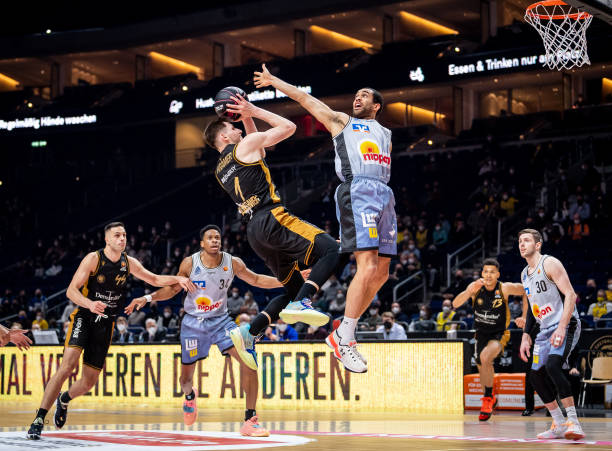 勒的表现不 勒的表现不