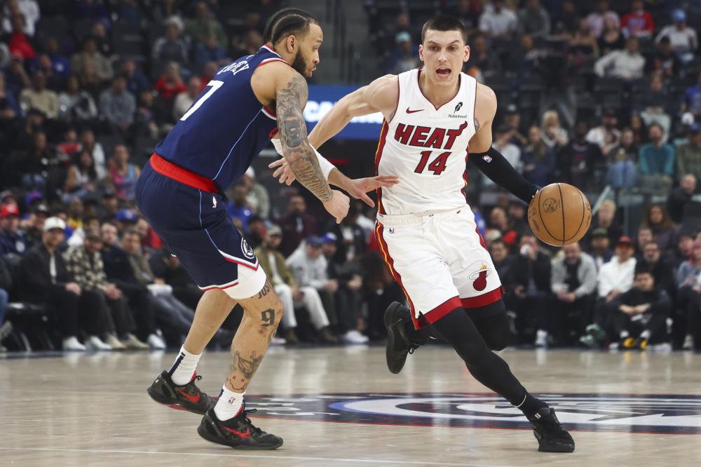 曼就展现出 曼就展现出