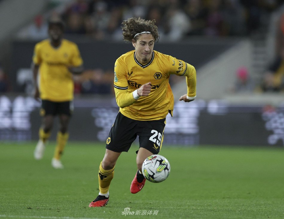 凭借雄厚的 凭借雄厚的